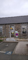 Photo n°3 de La Poste Agence Communale à Plouvara (Poste)