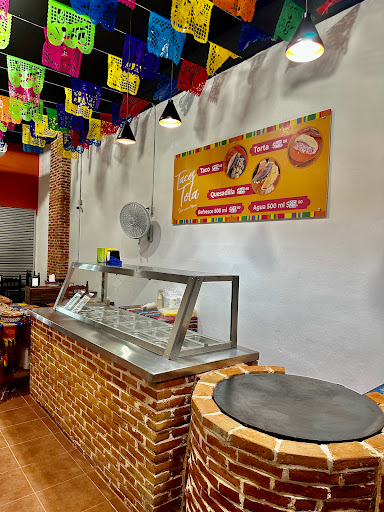 TACOS TOLA Solo los Mejores Guisados