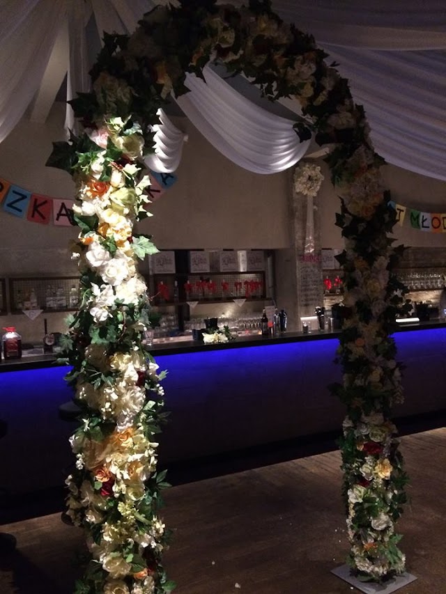 Club Wesele Żurawia róg Parkingowej