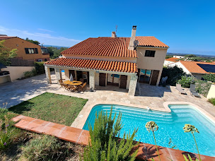 Photo n°7 de Maison de vacances entre mer et montagne - piscine, grande terrasse, belle vue à Villelongue-dels-Monts (Agence de location de maisons de vacances)