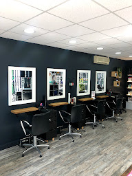 Photo n°27 de Davide D’Aliesio Parrucchieri à Paris (Barbier)