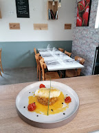 Une table dans le verger à Marchampt