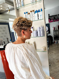 Photo n°19 de SiMa Coiffure à Limoges (Salon de coiffure)