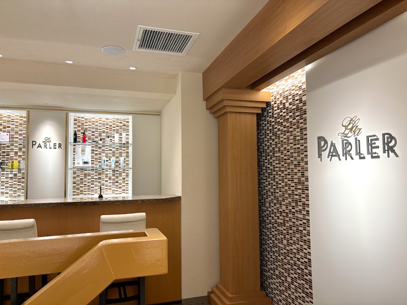 ラ・パルレ 新宿新南口店（レディース専門店）