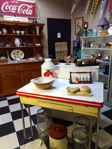 Stumps Antique Mall - Thumbnail