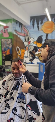 Roots Barbers London Phone number