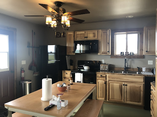 Shedhorn Cabins & Horse Motel