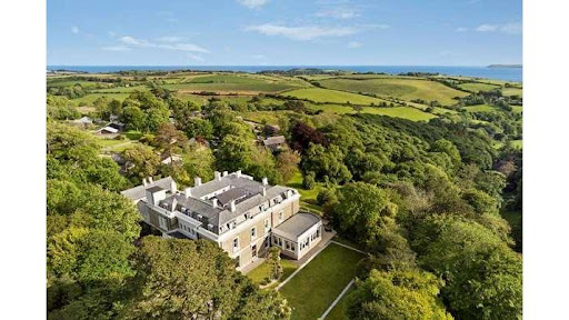 Trenython Manor Resort