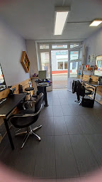 Photo n°9 de Effet Personnel à Thoirette-Coisia (Salon de coiffure)