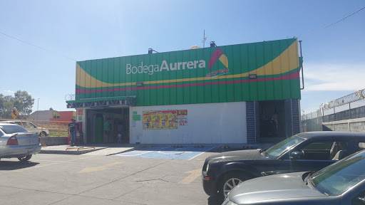 Bodega Aurrera Express, Luis Pasteur