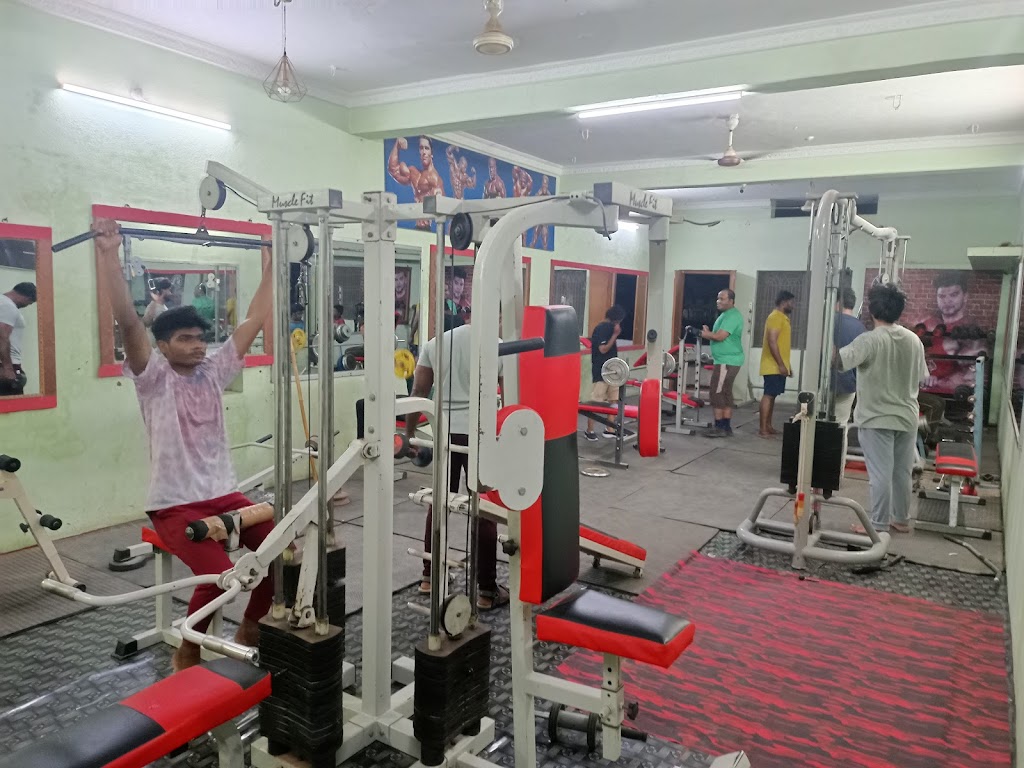 Arnold Gym The Health And Fitness Center