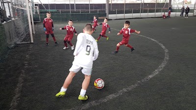 Kompleksi Sportiv "KS Ali Demi", Shkolla e futbollit