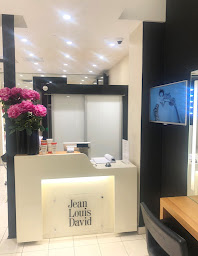 Photo n°23 de Jean Louis David - Coiffeur Paris à Paris (Magasin de cosmétiques)
