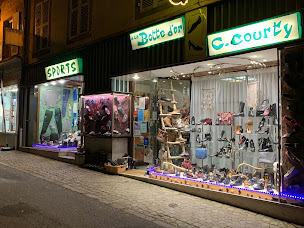 Photo n°1 de SARL Courty & fils À la botte d'or à Bourganeuf (Magasin de chaussures)