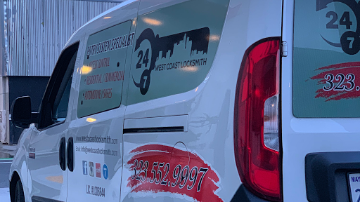 West Coast Locksmith Logo