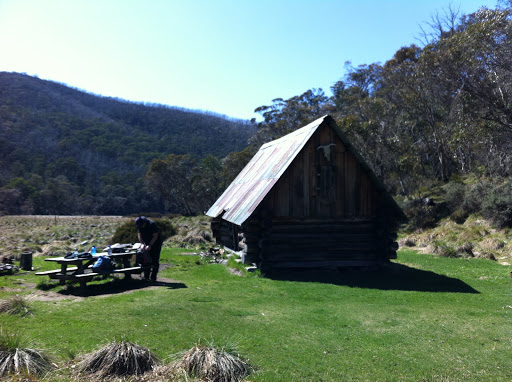Dibbins Hut & Camping Area Logo
