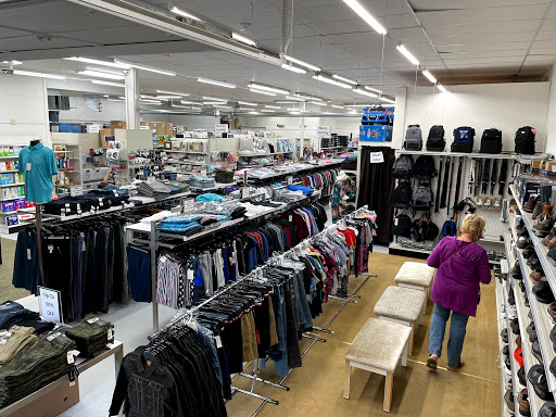Terre Hill Outlet - Thumbnail