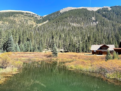 Williams Lake Trail Head and Parking