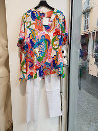 Photo n°5 de BELLE AVEC DES RONDEURS à Lourdes (Magasin de vêtements grandes tailles)