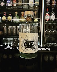 カラオケ&テキーラバー bar BASE