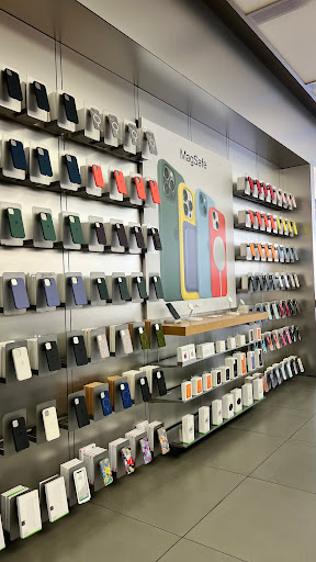 Apple Town Square - Visual