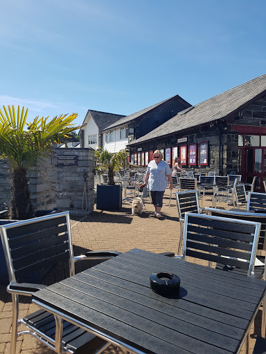 Spooner's Cafe, Bar and Grill