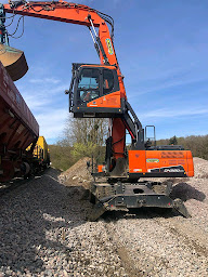 Photo n°3 de Lheureux Location TP à Les Essarts-le-Roi (Société de travaux publics)