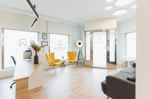 Clínica dental Dr. Arroyo ESTUDIO DENTAL