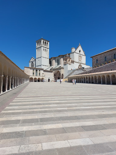 Parcheggio cimitero Assisi - Thumbnail