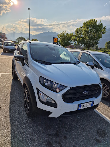 Noleggio Auto e Furgoni Maggiore AmicoBlu - Lecco Gallery - Italy