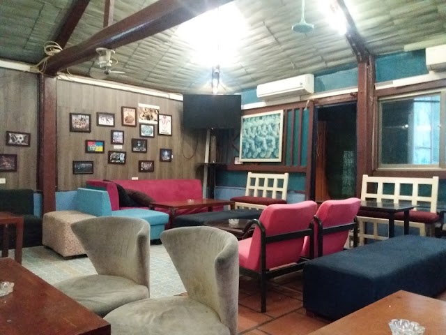 Puku Cafe & Bar