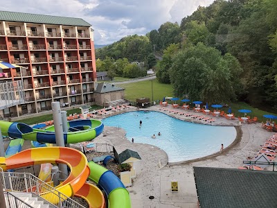 Country Cascades Waterpark Resort