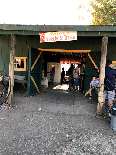 Joan's Farm & Pumpkin Patch