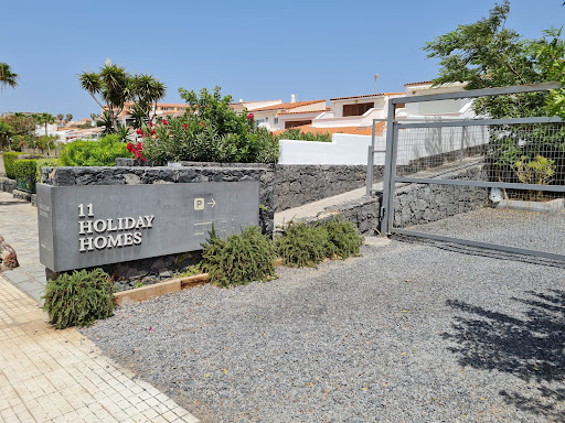 Parking 11 Holiday Homes - Thumbnail
