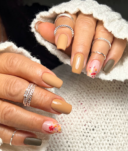 Barbie Gel Nails - Thumbnail