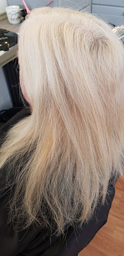 Almond Hair & Beauty Studio Logo