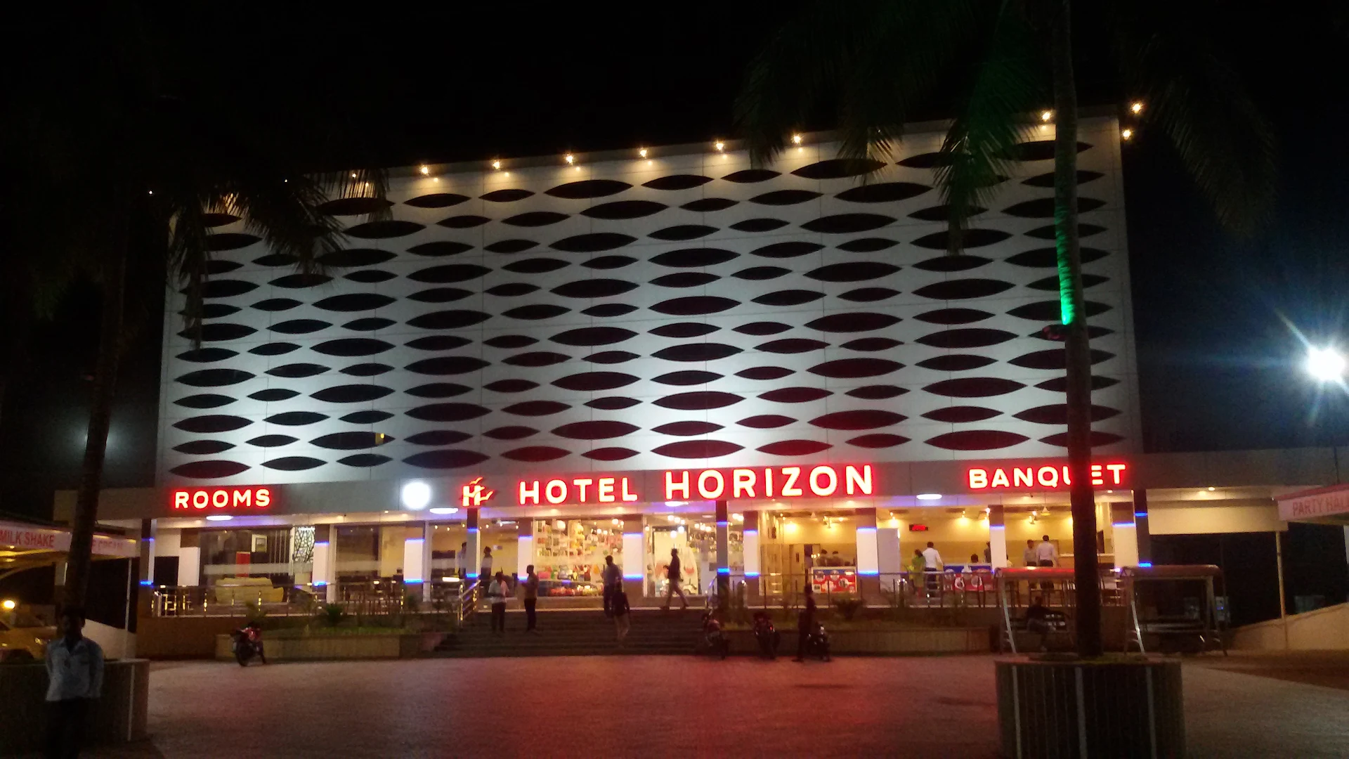 HOTEL HORIZON / RESTAURANT