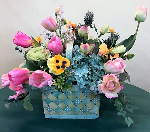 April's Garden Wreaths, Arrangements and Bridal Flowers -NOW OFFERING FLORAL/EVENT RENTALS - Thumbnail