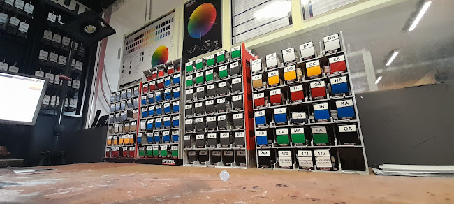 Speedbox Natalia Janota Mieszalnia lakierow/naprawa tapicerek skorzanych , farbowanie skory - Oborniki