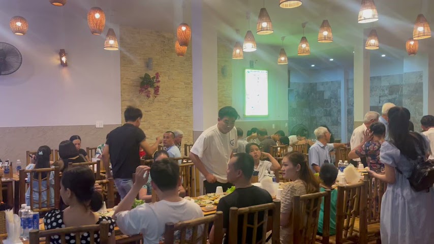 Bánh Xèo Tôm Nhảy Cô Ba Michelin by null