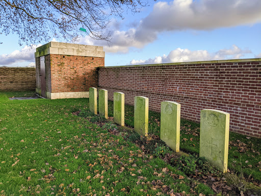Bronfay Farm Military Cemetery Gallery - France