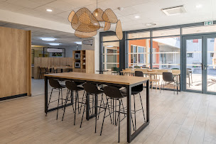 Photo n°2 de ELSAN Laser Vision - Avignon à Sorgues (Chirurgien utilisant la technique du Lasik)