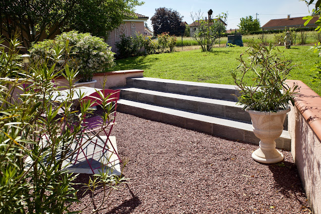 https://www.daniel-moquet.com/createur-allees/createur_allees_63-pont-du-chateau.phtml
