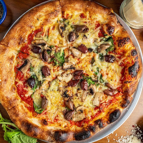 Pizza Verdura Sincera by null