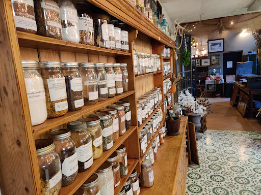 Hunt & Gather Vintage Market LLC - Thumbnail