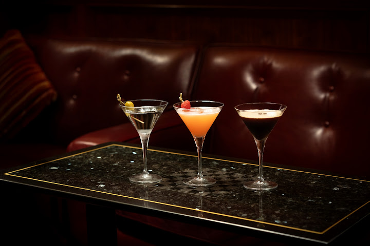 Captain's Bar by null