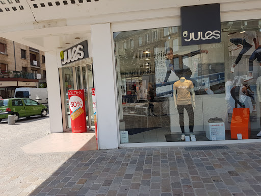 Jules Sedan - Thumbnail