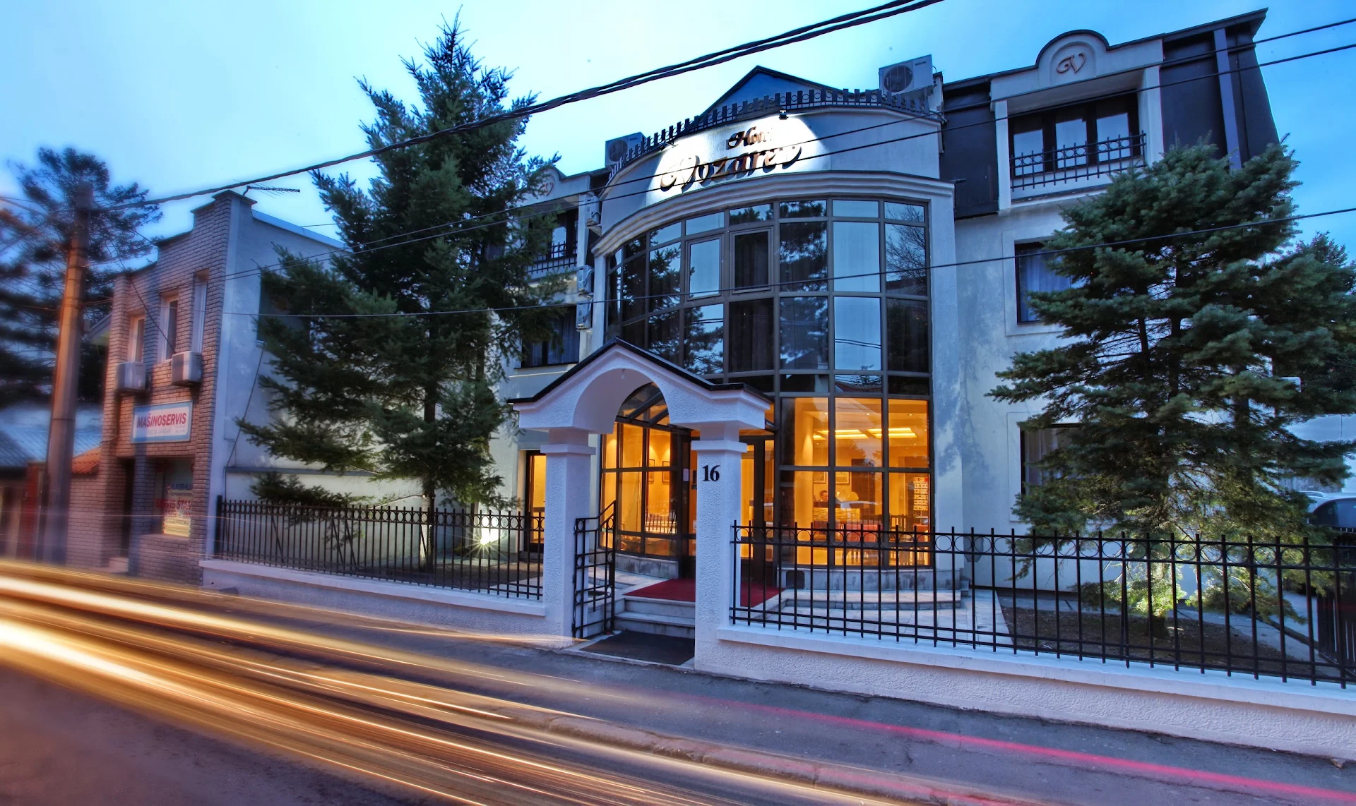 Hotel Vozarev