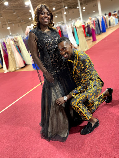 M&K suits and Dressess Memphis - Thumbnail