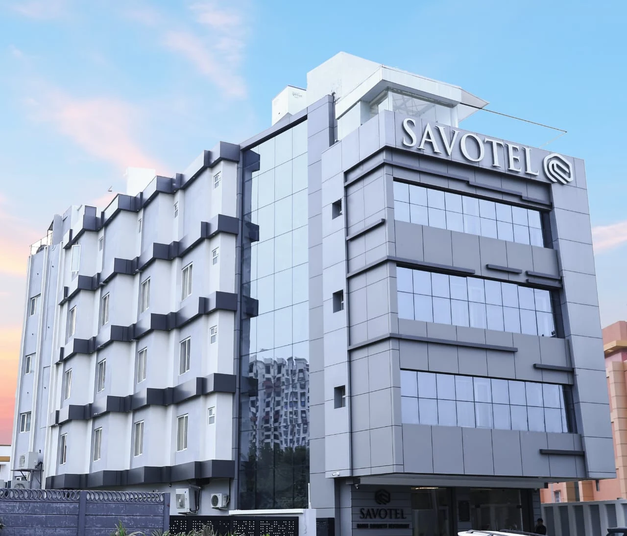 SAVOTEL